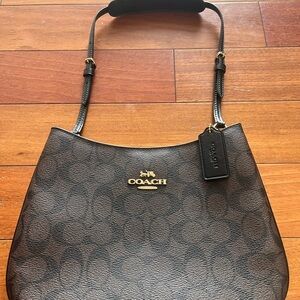 Coach EUC Shoulder Bag + Bow Sweater + Naturalizer Flats Bundle S